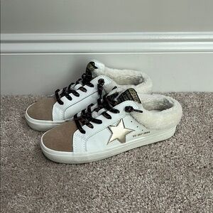 Vintage Havana sneaker with leopard laces and Sherpa lining